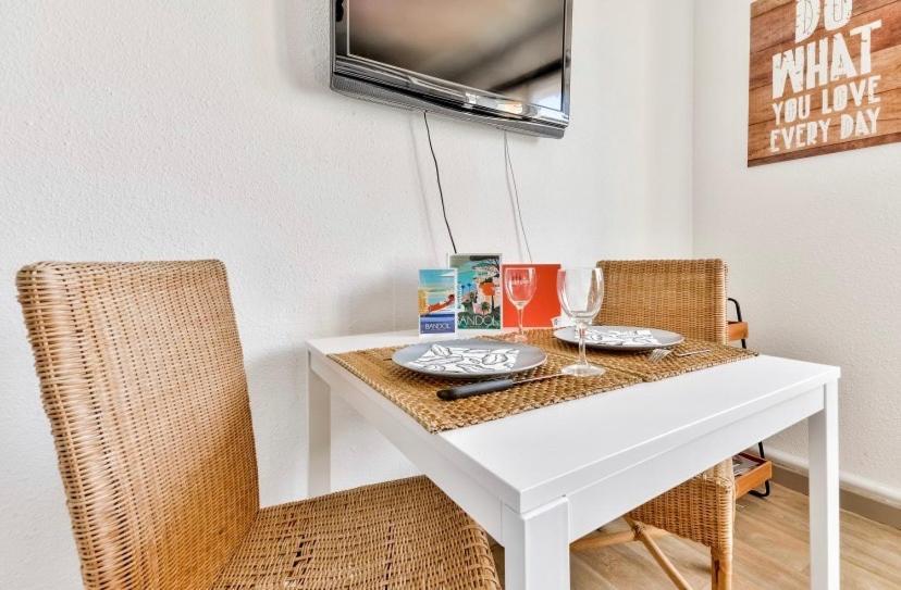 Studio Avec Piscines A 500M De La Plage Бандоль Экстерьер фото